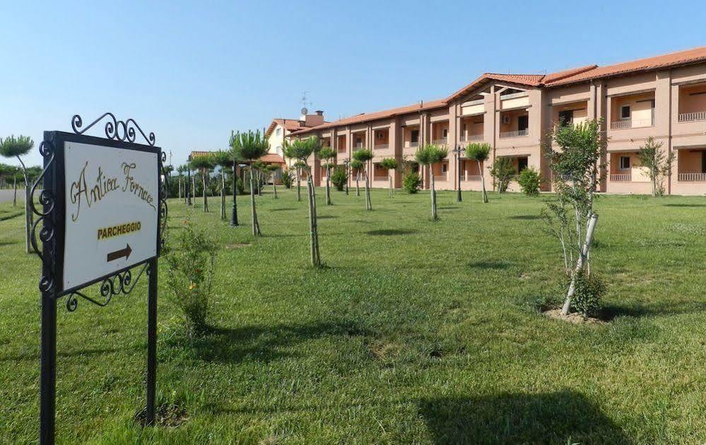 Aparthotel Antica Fornace Principina Terra Exterior foto